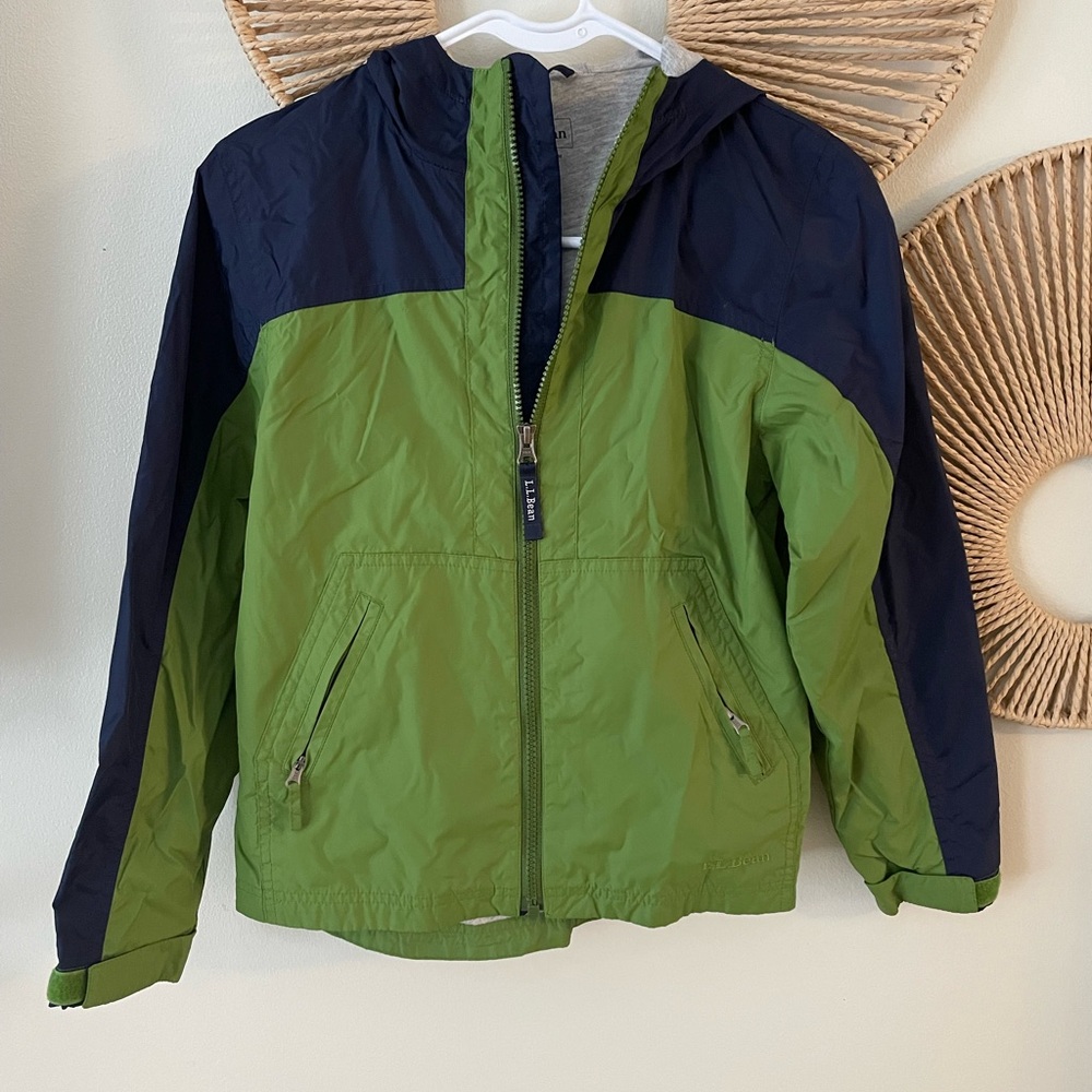 L.L. Bean Kids Raincoat in Navy and Green Boys Small (8)